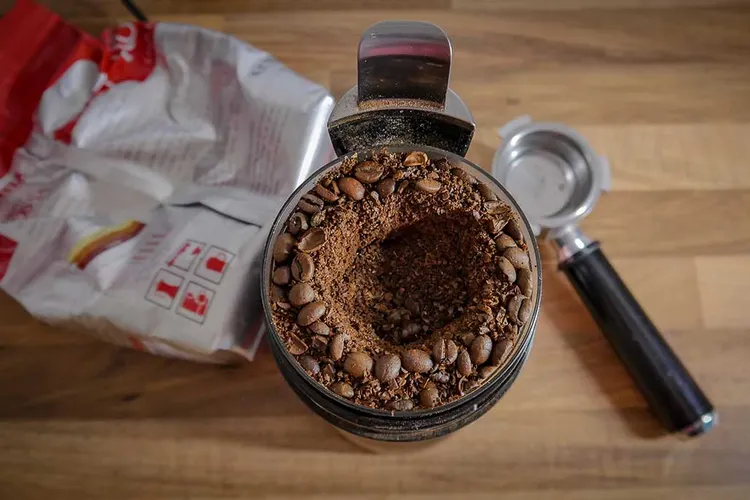 How to Grind Coffee Beans