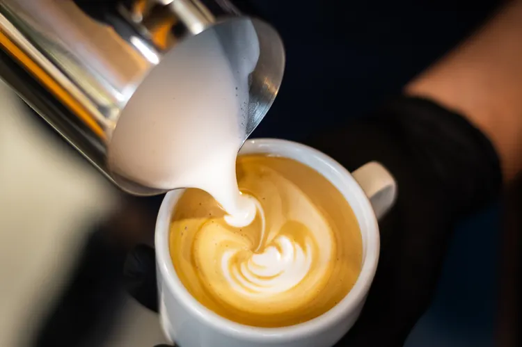 Milk Steaming for Latte Art: Why Your Microfoam Looks Like Bubbles (And How to Fix It)