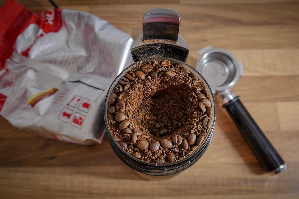 When Grinding Coffee Beans, How Much Should I Use Per Cup?